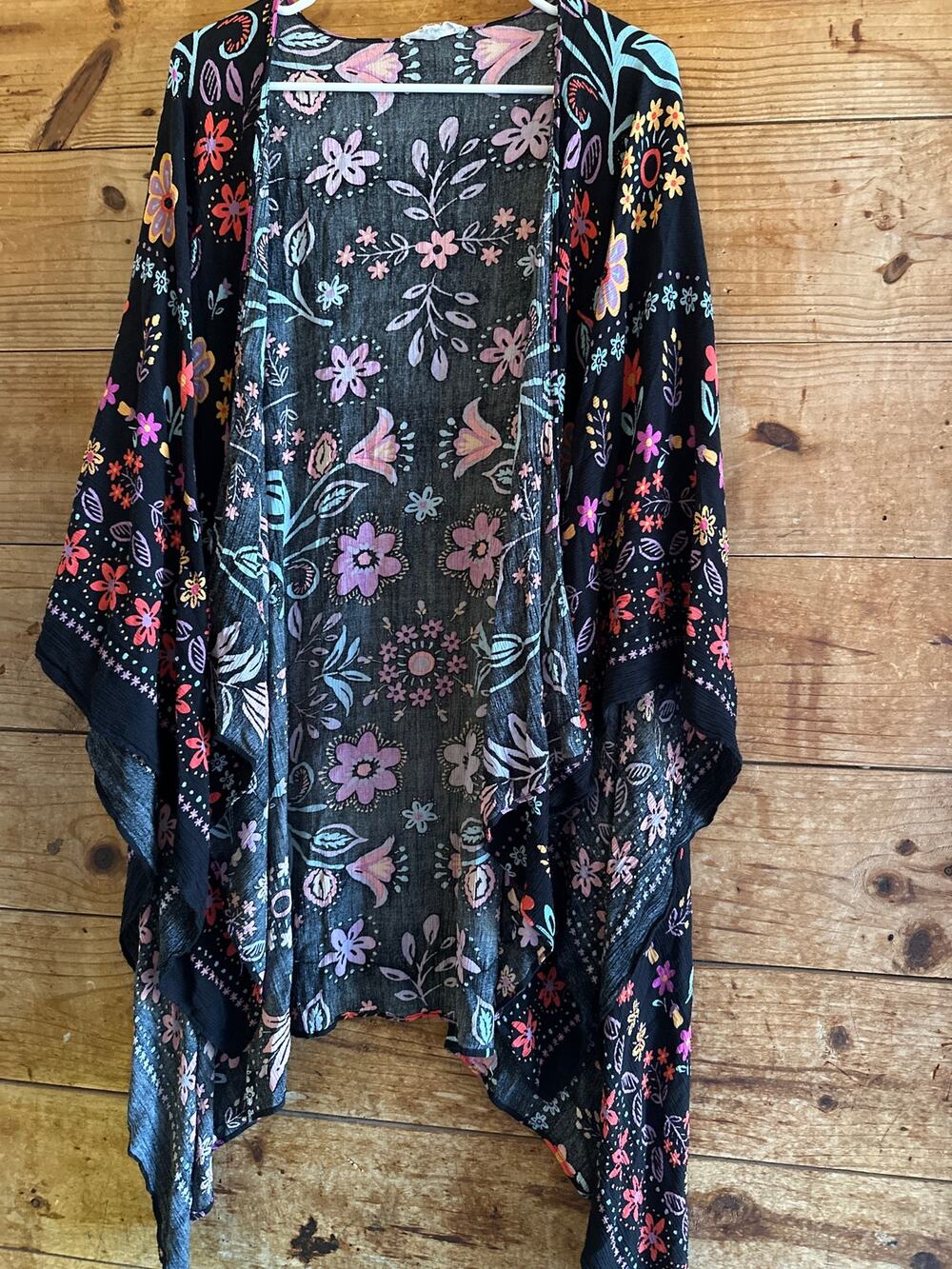 Easel Floral 100% Rayon Kimono